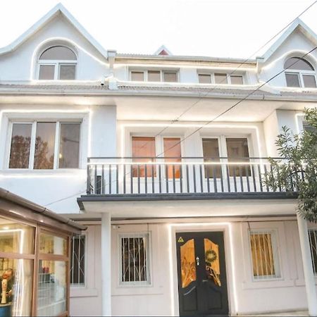 7 Star Bed & Breakfast Tbilisi Exterior photo
