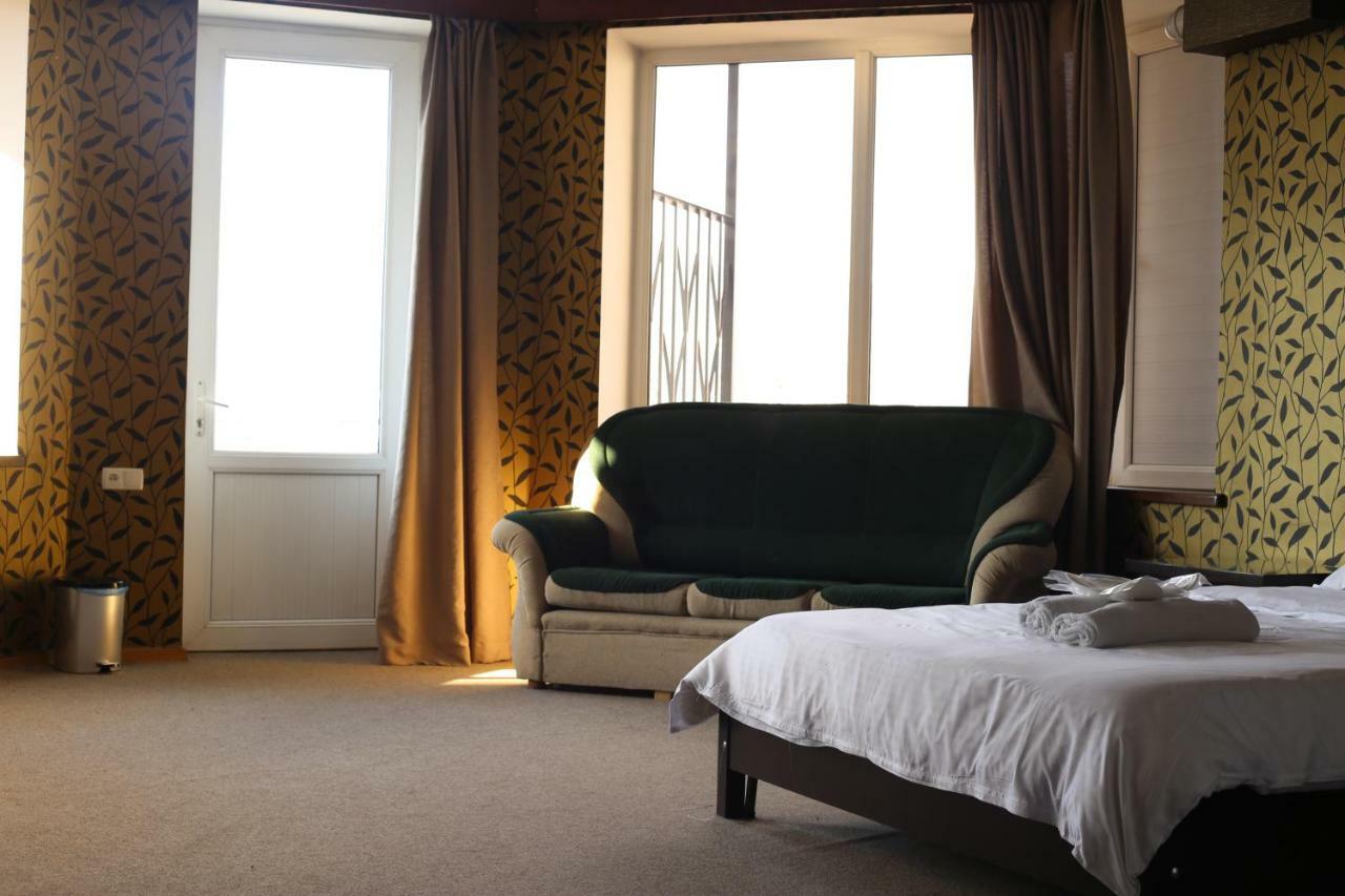 7 Star Bed & Breakfast Tbilisi Exterior photo